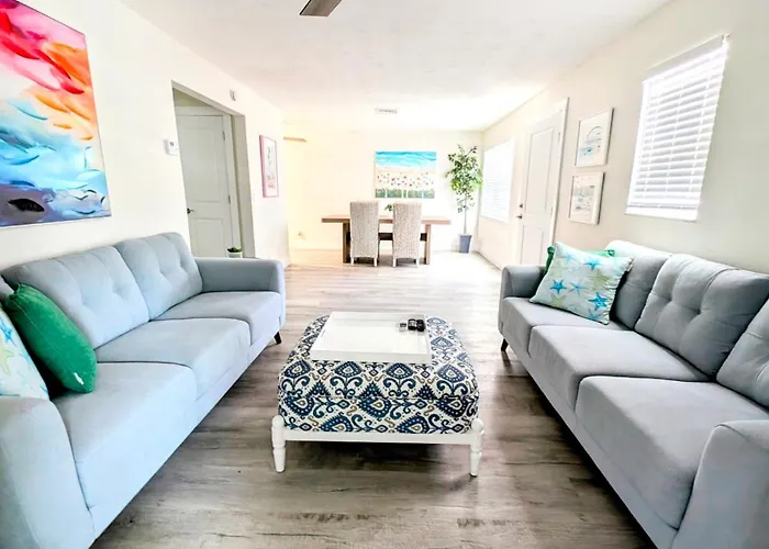 Sunny Shores Retreat 1