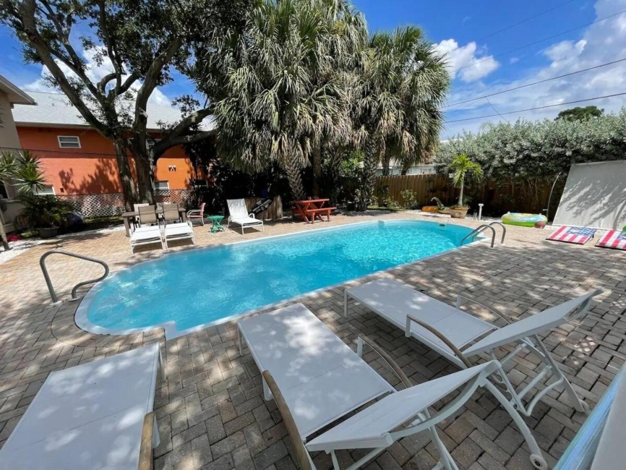 Sunny Shores Retreat 1 Clearwater Beach